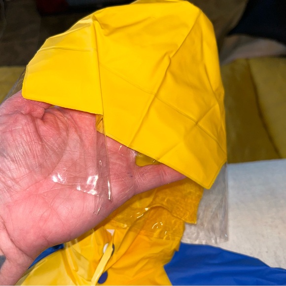 Thomas & Friends kids size 10 rain jacket hoodie 100% pvc back pack cover READ - Picture 6 of 14